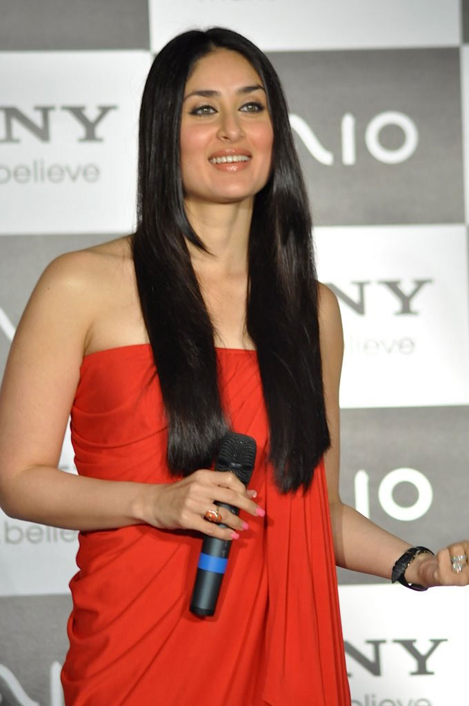 Kareena launches Sony Vaio laptops pictures | Picture 45817